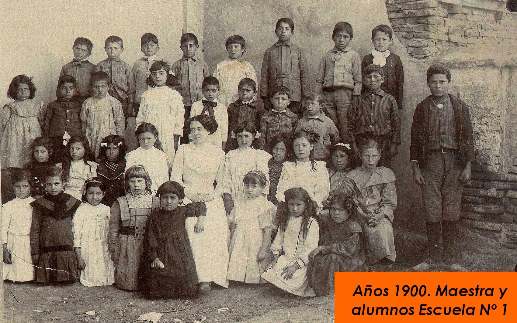 ESCUELA 1 CARHUE