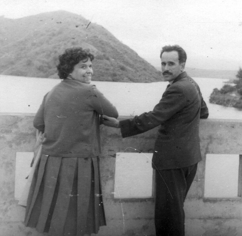 Rodolfo Gómez Fernández, "Pichón" y Maria Elsa Agustina Pirosanto RODOLFO GOMEZ PICHON ESCULTOR ARTISTA CARHUE