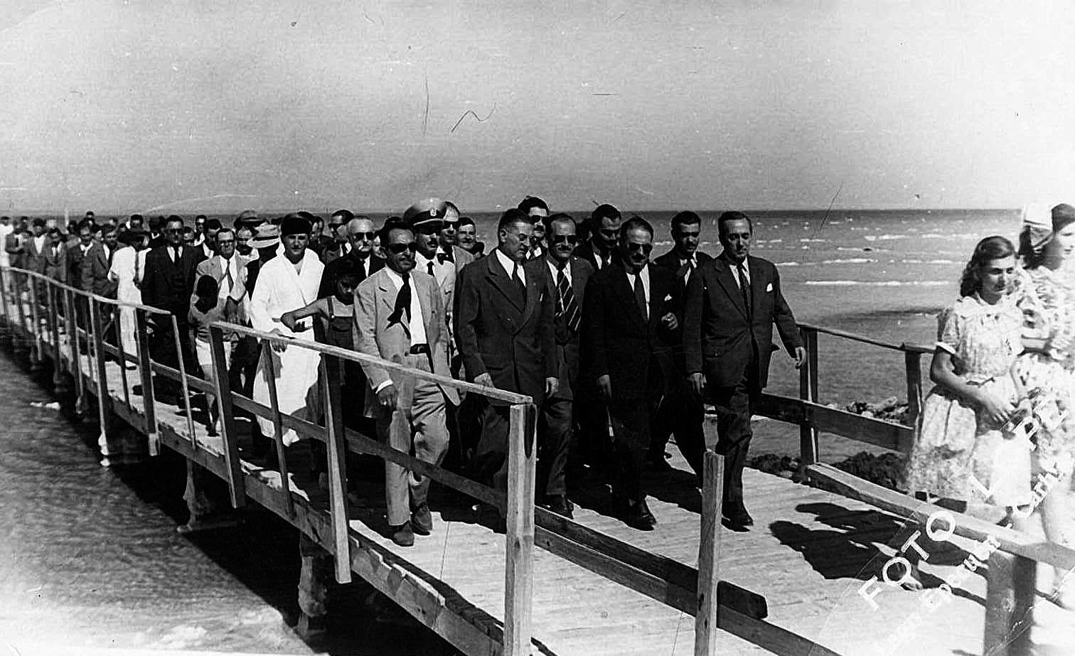 1949 Inaguración espigon de madera en Epecuen