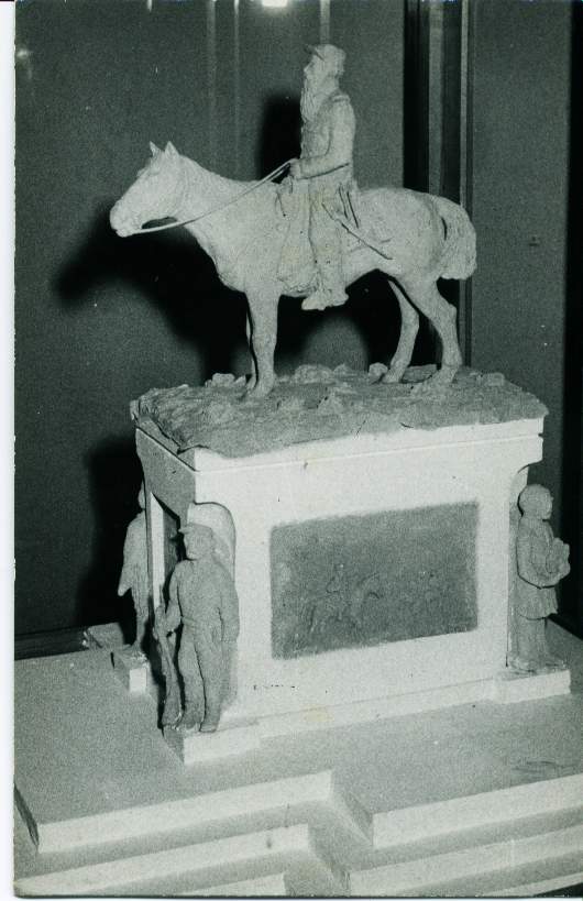 1977 centenario de Carhue. maqueta monumento a  Levalle