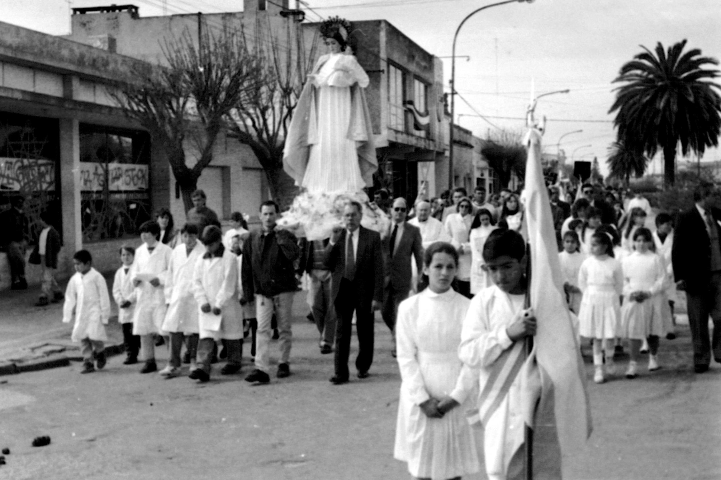 Procesión Ntra Sra. Desamparados carhue 