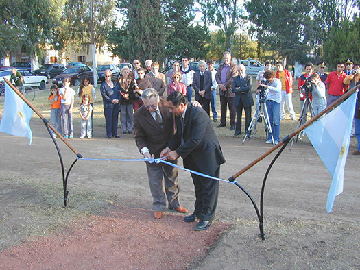 ROTARY CLUB CARHUE CARAHUE HERMANAMIENTO
