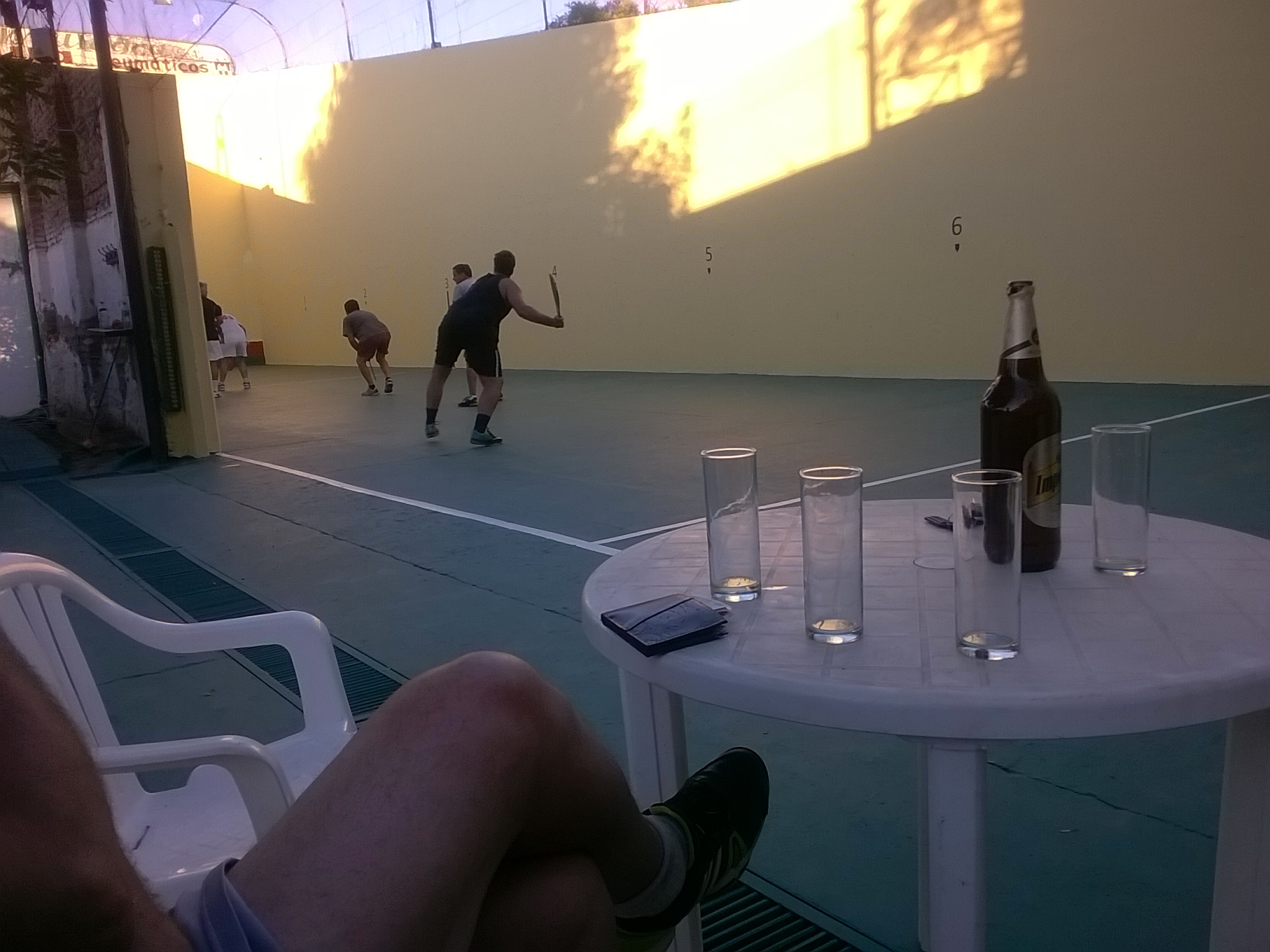 2016. Un clásico, le cerveza pos partido. paleta carhue club social carhue