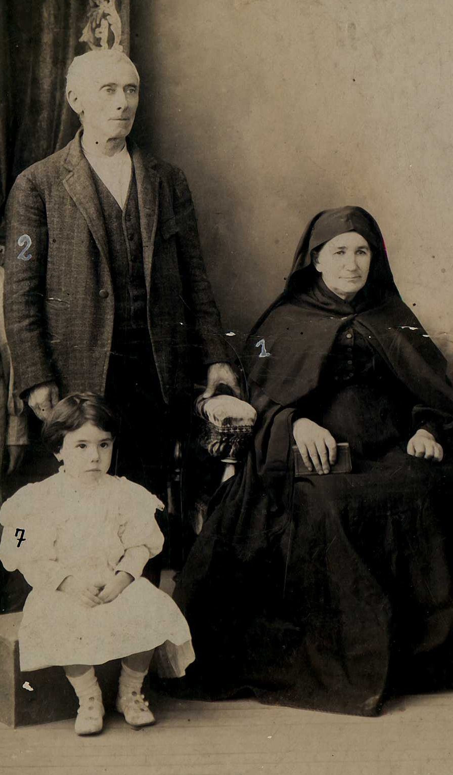 eugui gracian Valenciaga luisa carhue