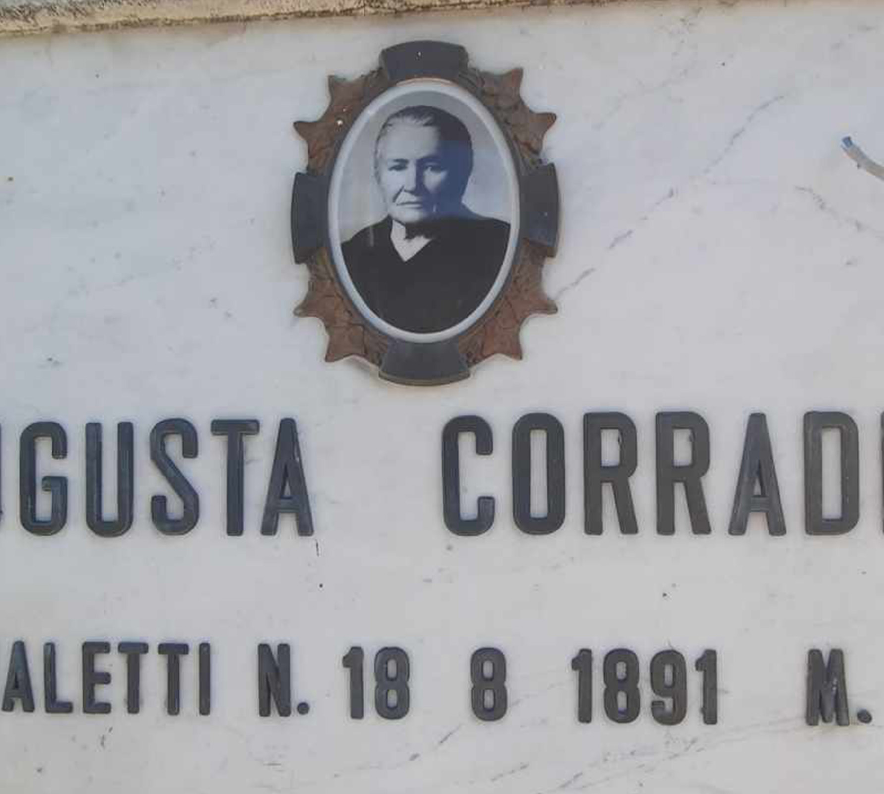 FAMILIA CORRADINI CARHUE
