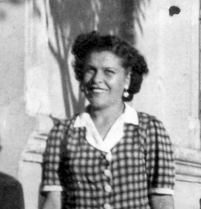Maria Elsa Agustina Pirosanto, esposa de Rodolfo Gómez Fernández, "Pichón" RODOLFO GOMEZ PICHON ESCULTOR ARTISTA CARHUE
