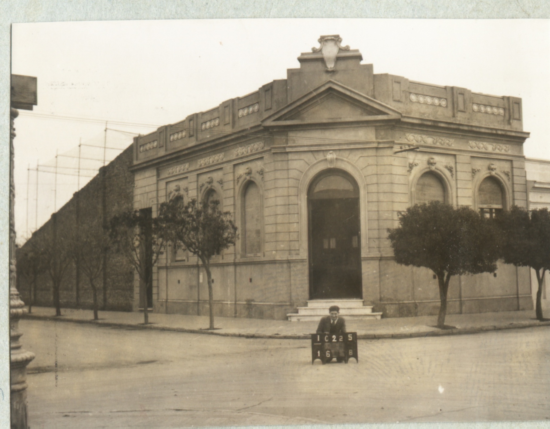 1938. Edificio de la U. Agricultores y ganaderos. Hoy Biblioteca Pública. biblioteca publica adolfo alsina union agricultoreres