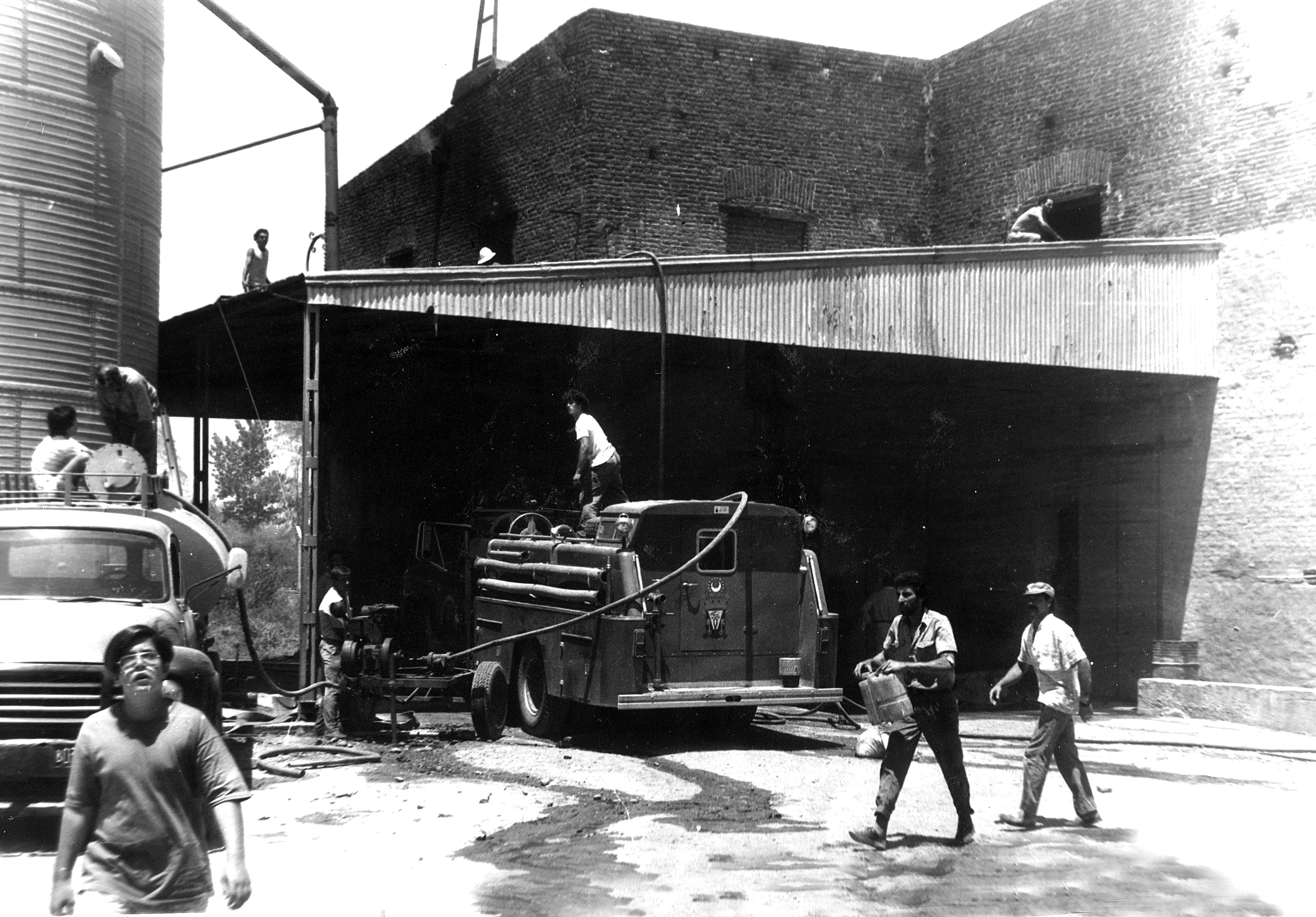 CUARTEL DE BOMBEROS CARHUE 1992 molino harinero incendio