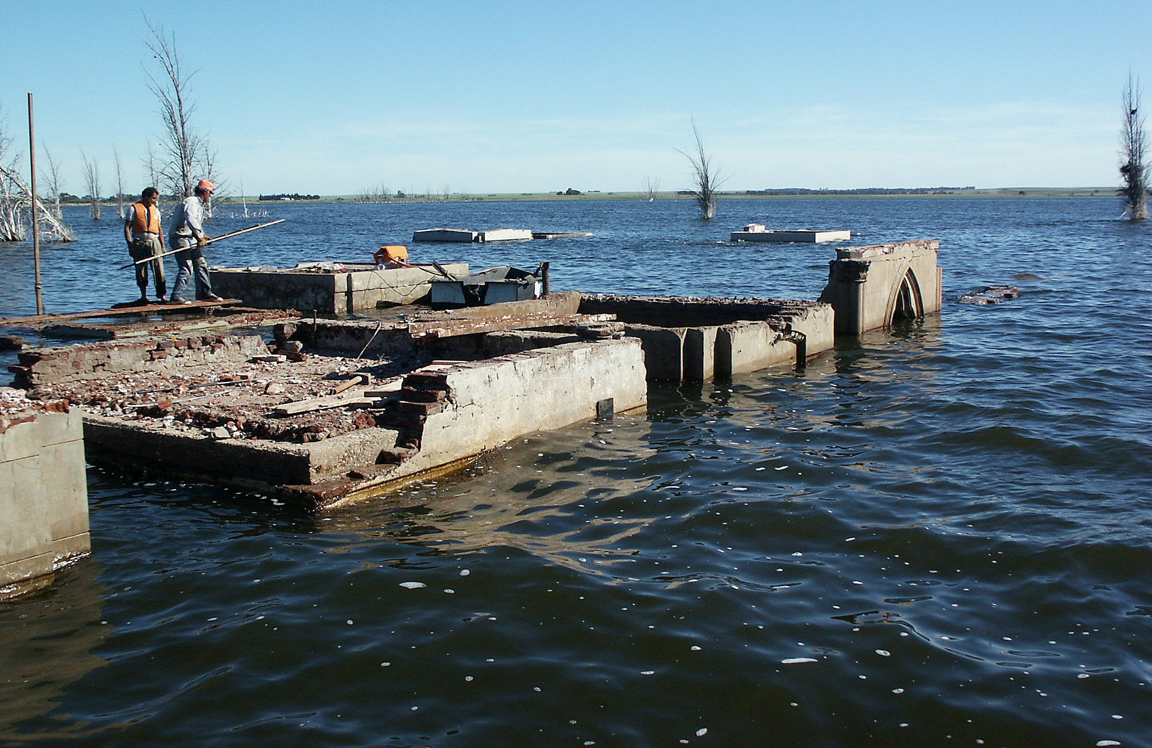 cementerio inundacion epecuen carhue