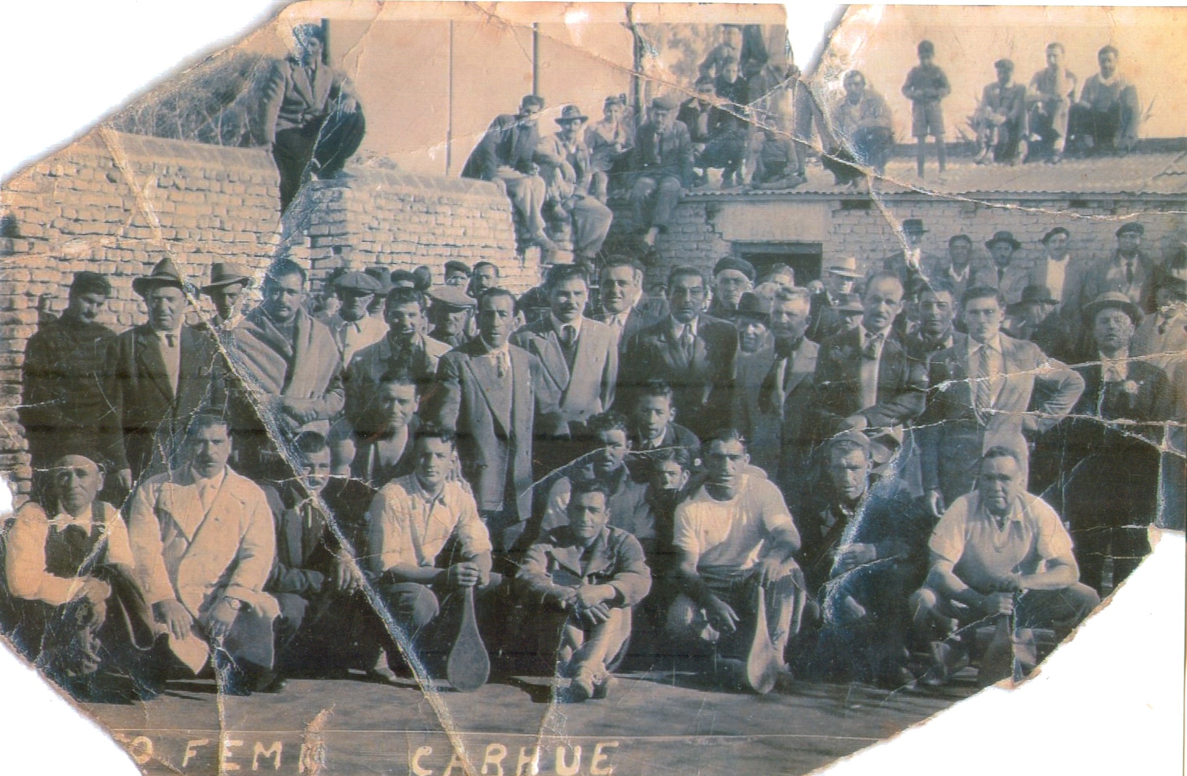 1951. Pelotarias y asistentes a la cancha de Paleta del Club Social. Gentileza Balducho Fernandez