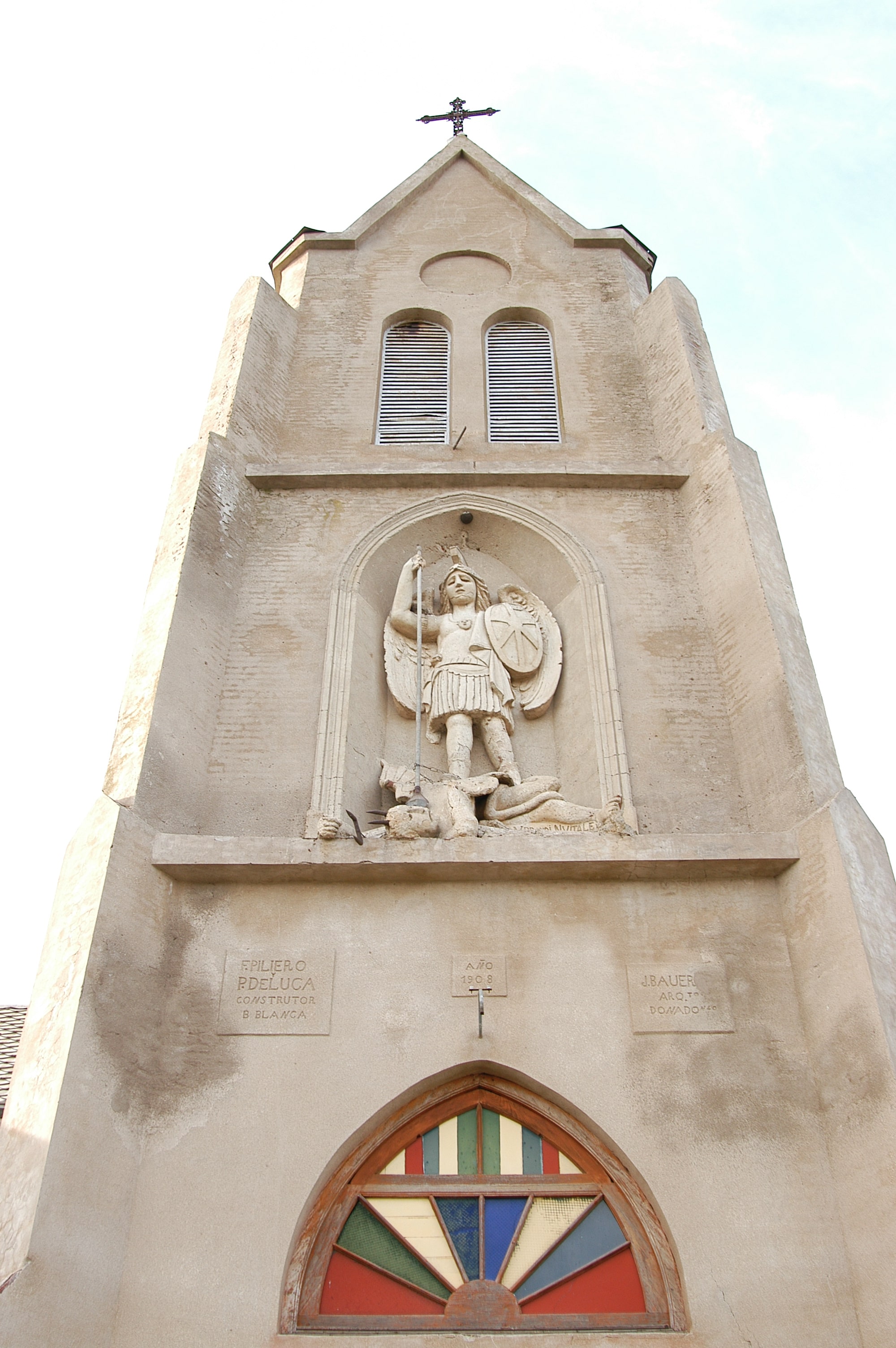 IGLESIA SAN MIGUEL ARCANGEL ADOLFO ALSINA VOLGA ALEMANES