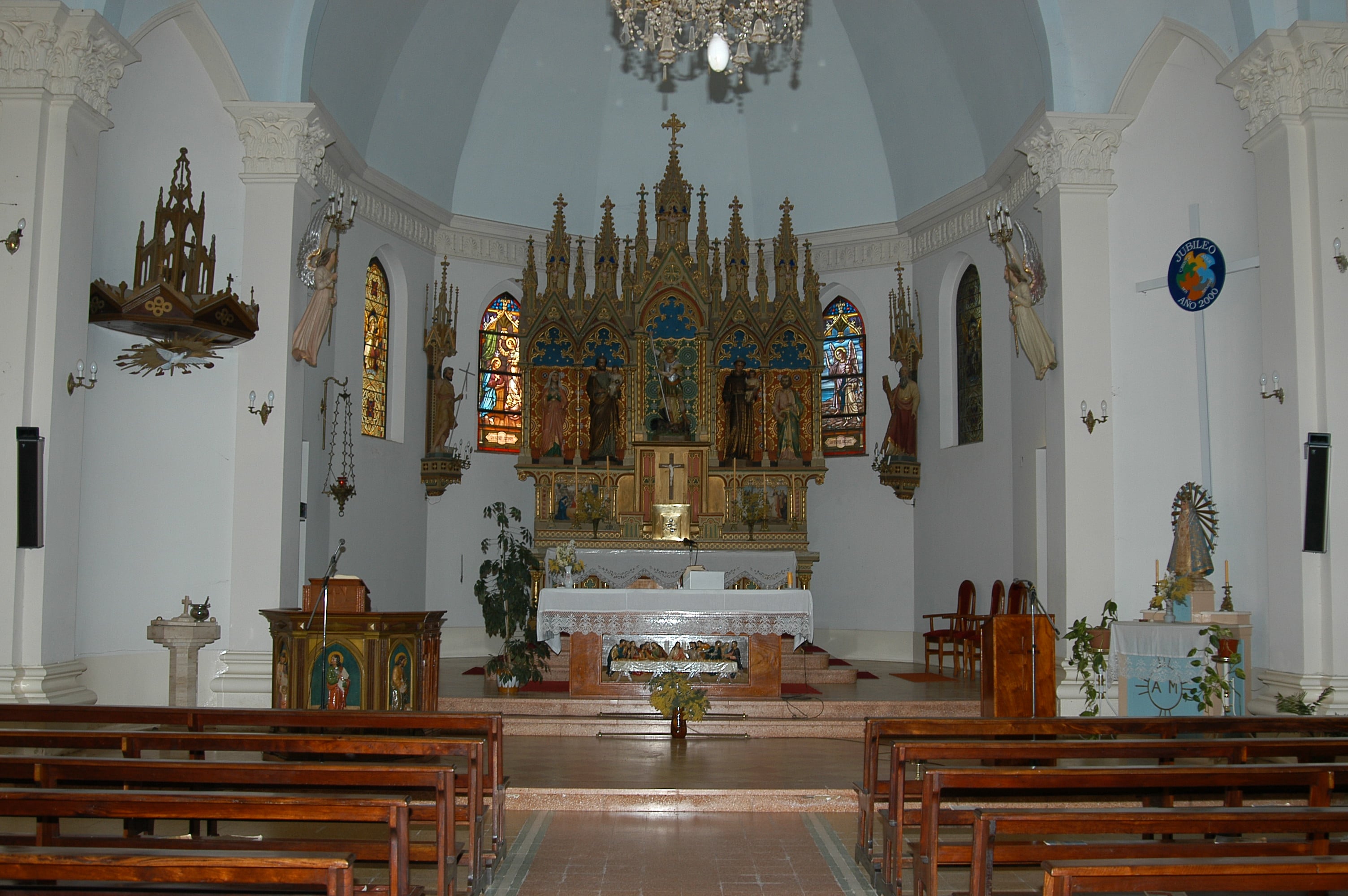 IGLESIA SAN MIGUEL ARCANGEL ADOLFO ALSINA VOLGA ALEMANES