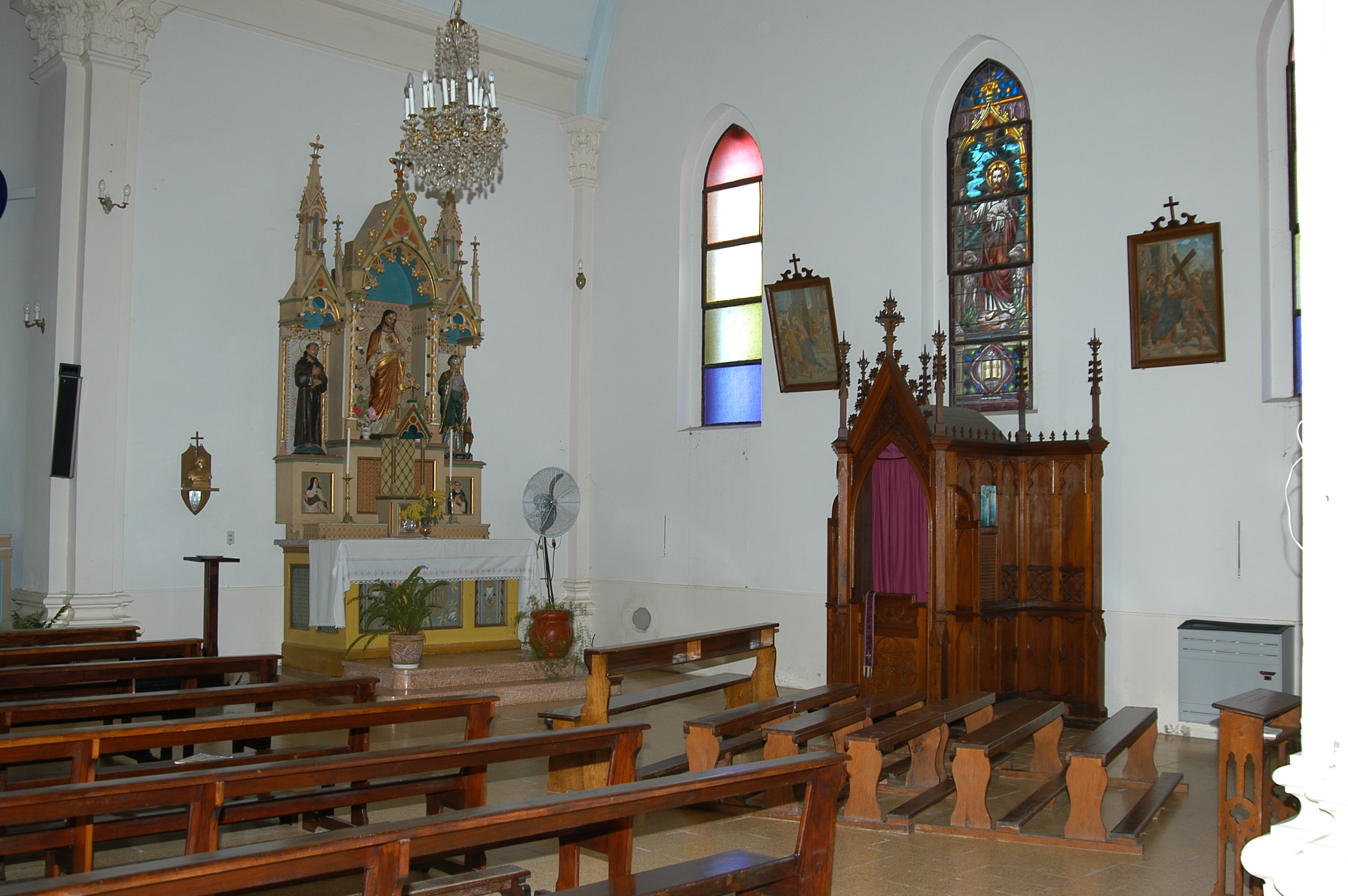 IGLESIA SAN MIGUEL ARCANGEL ADOLFO ALSINA VOLGA ALEMANES
