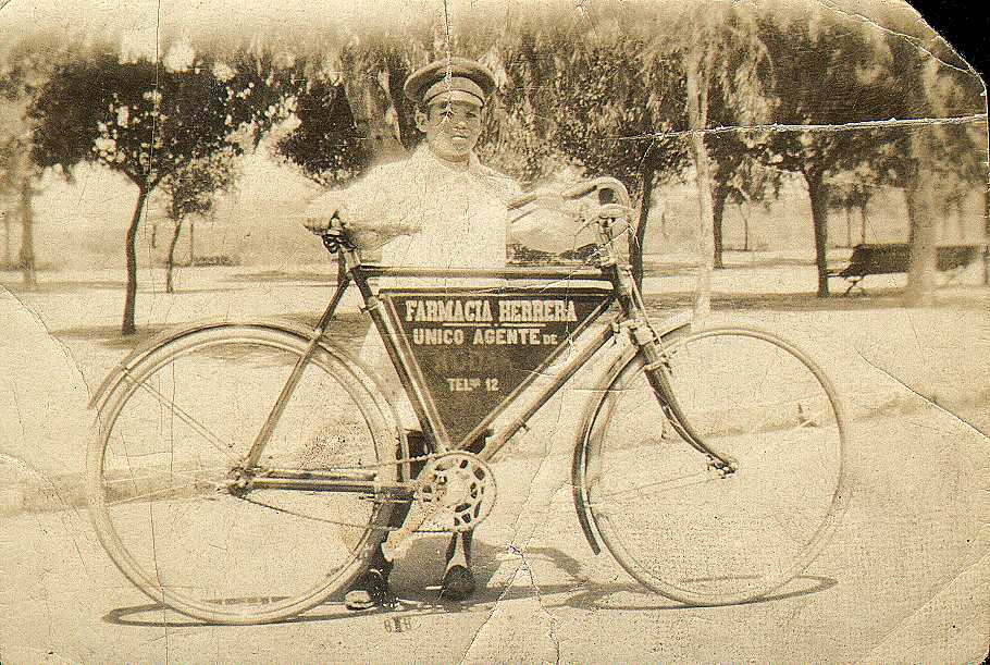 Farmacia herrera cadete carhue bicicleta reparto