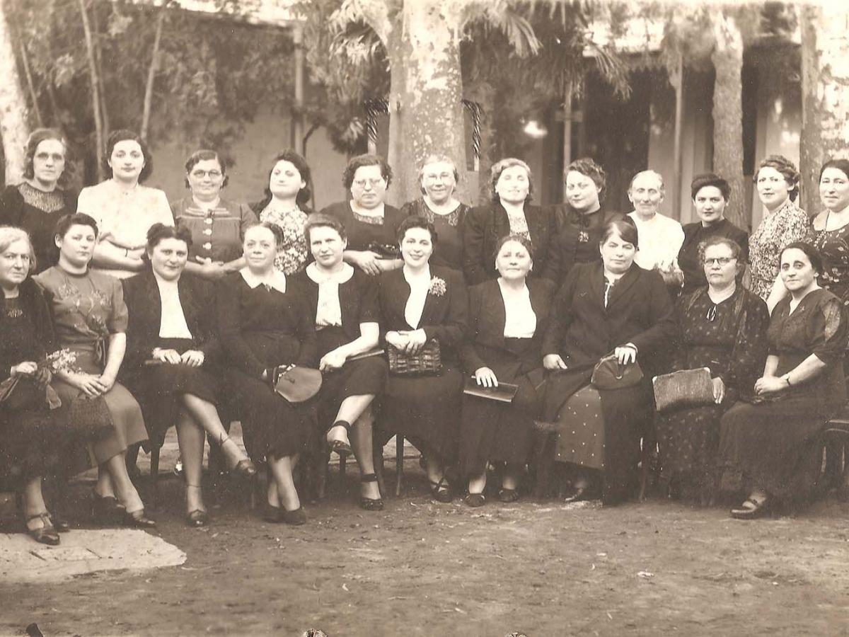 Damas de beneficencia años 20s-30s