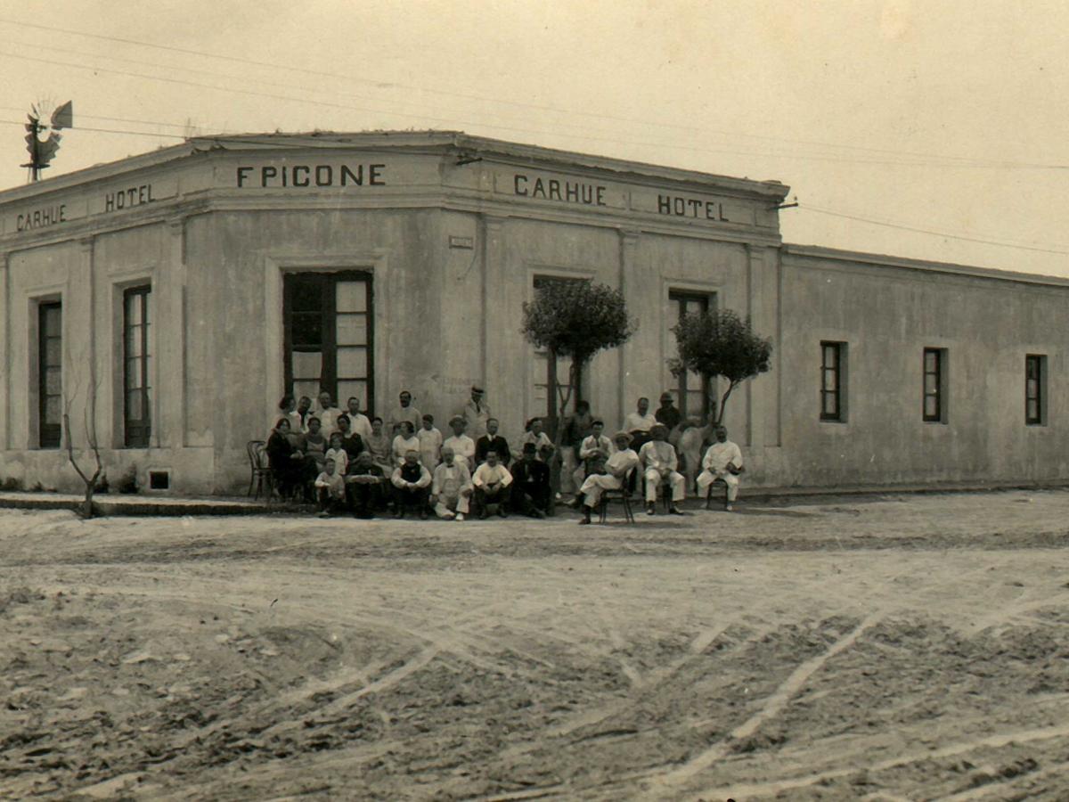 francisco picone hotel carhue  