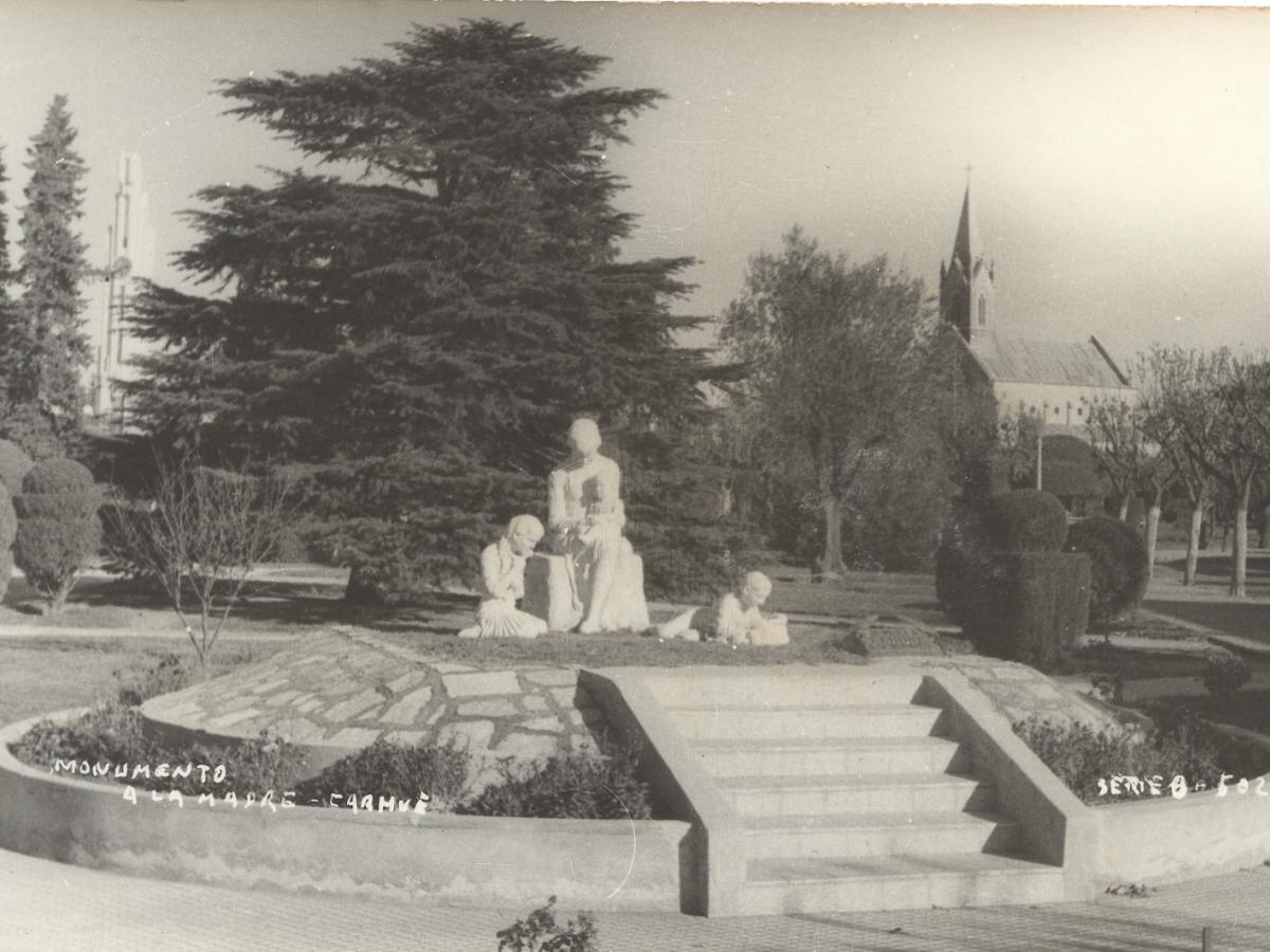 MONUMENTO MADRE CARHUE INT CHIODI